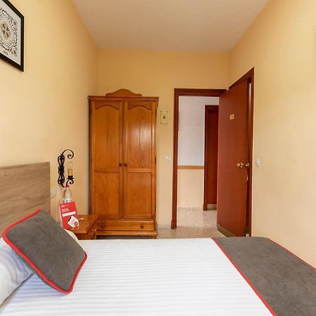 Oyo Hostal El Paisano Utrera Ngoại thất bức ảnh