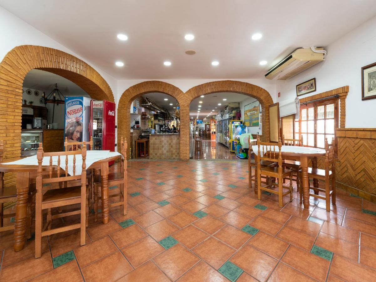 Oyo Hostal El Paisano Utrera Ngoại thất bức ảnh