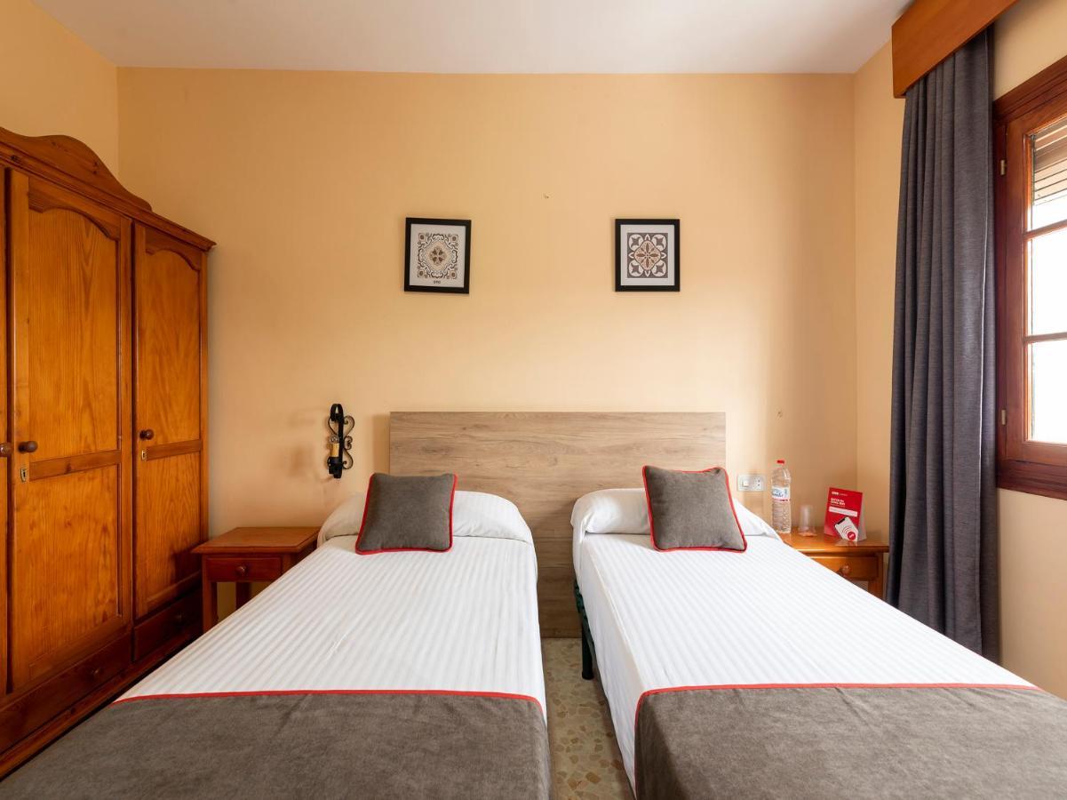 Oyo Hostal El Paisano Utrera Ngoại thất bức ảnh