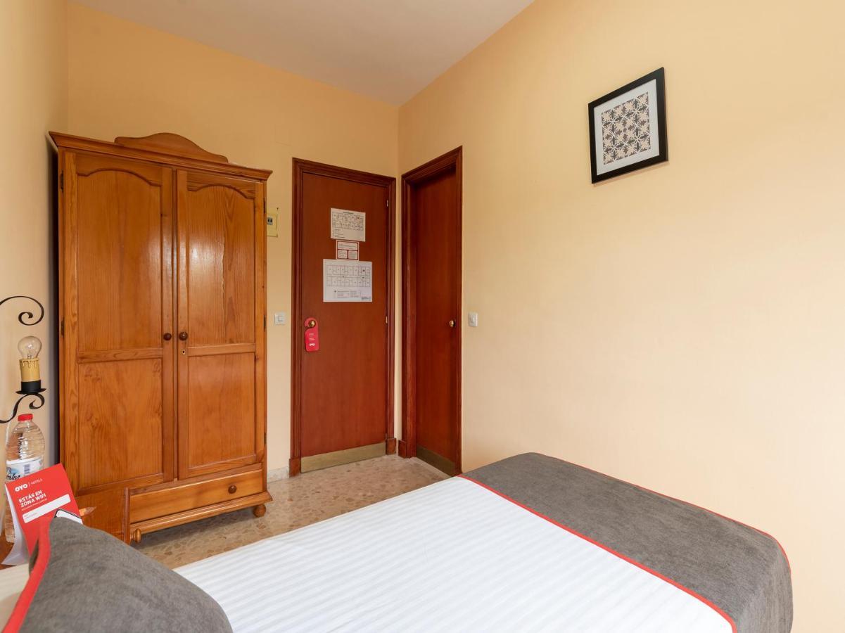 Oyo Hostal El Paisano Utrera Ngoại thất bức ảnh