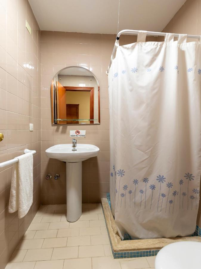 Oyo Hostal El Paisano Utrera Ngoại thất bức ảnh