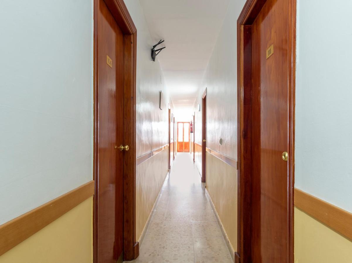 Oyo Hostal El Paisano Utrera Ngoại thất bức ảnh